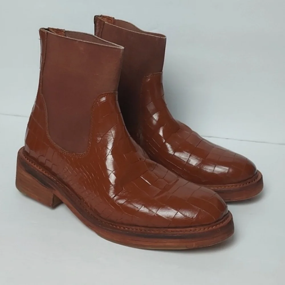 Free People Arlo Santa Fe Chelsea Boots Embossed Croc Ankle Boots Brown Size 40